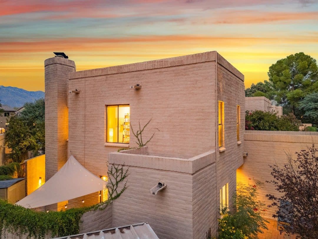 2877 E Sierra Vista Road