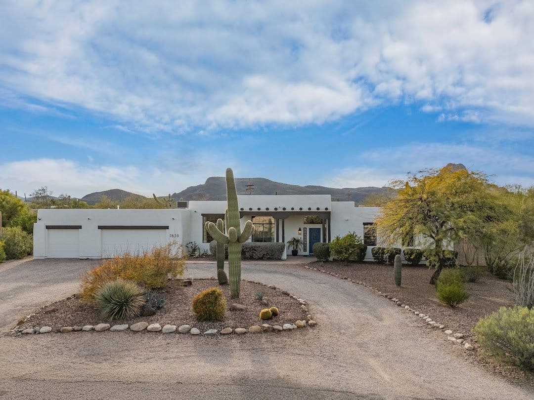 7839 N Sombrero Peak Drive front entrance header image
