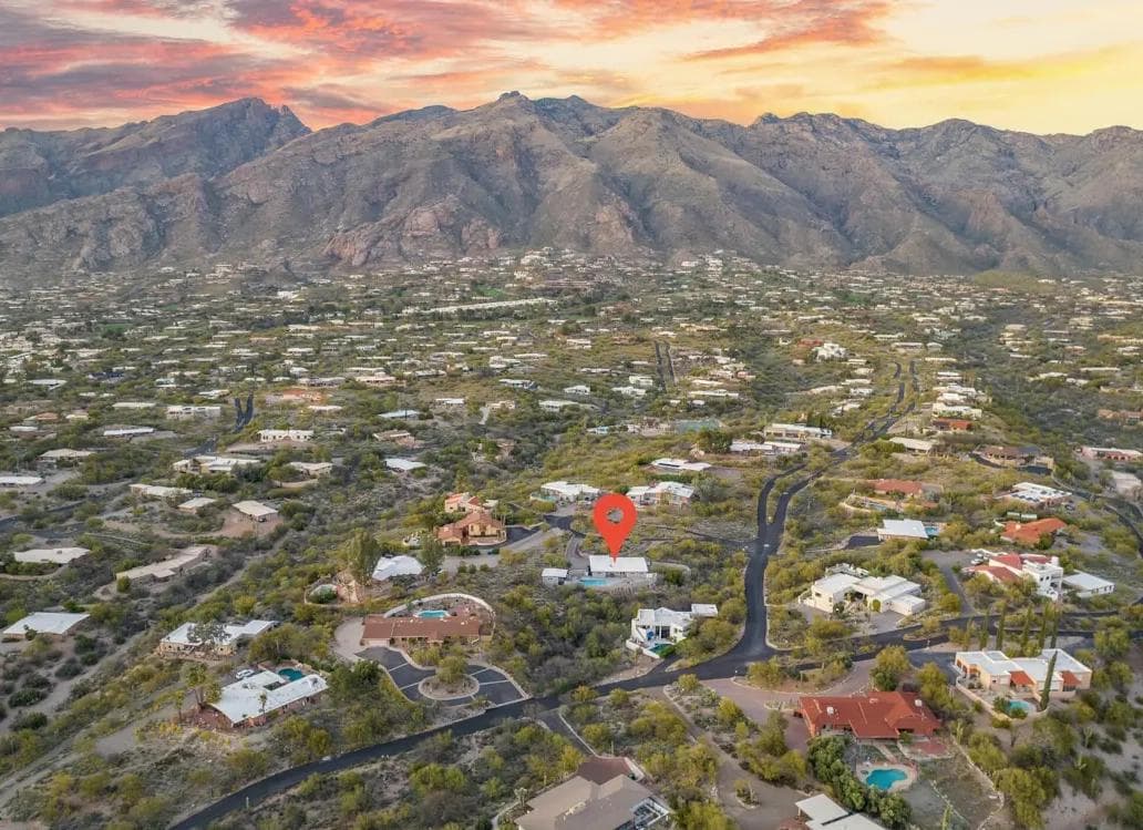 The location of 5915 N Placita Esquina